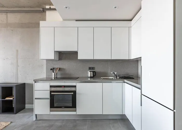 Gorgeous Bright Cool 1bd Views! #359 Appartement *