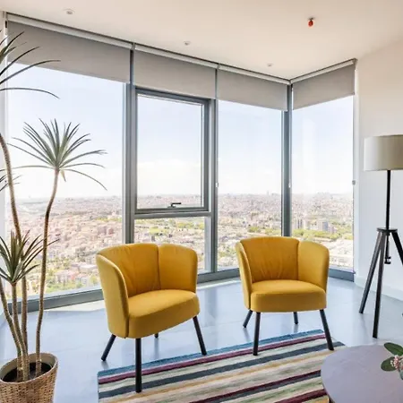 アパート Gorgeous Bright Cool 1bd Views! #359 イスタンブール