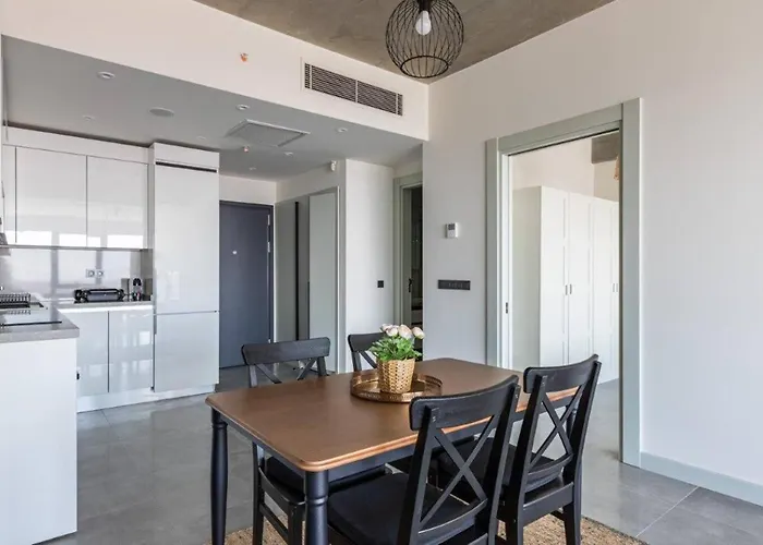 Gorgeous Bright Cool 1bd Views! #359 * Istanbul