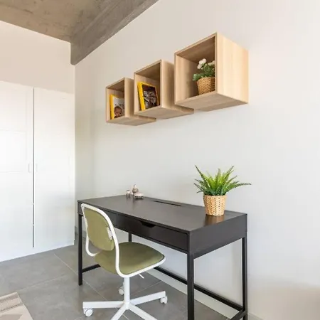 Gorgeous Bright Cool 1bd Views! #359 *